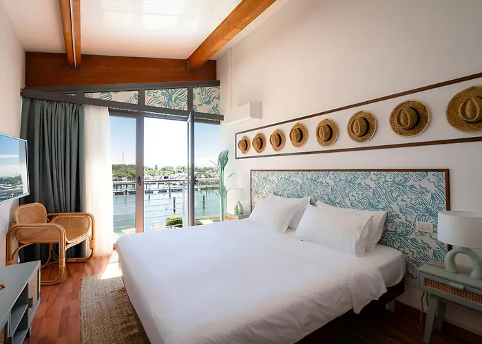 Hotiday Marina Hotel 4*