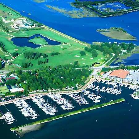 Hotiday Marina Отель 4*