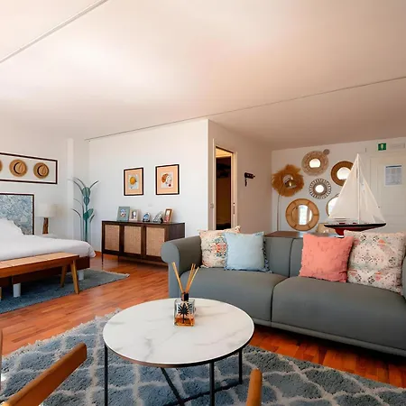 Hotiday Marina Градо