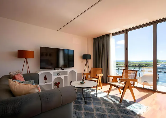 Szálloda Hotiday Marina 4*